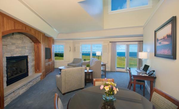 Lake View Suite